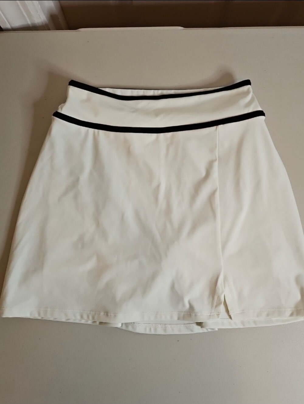 Gilly Hicks Go Energize White Athletic Skirt Size Xtra Small